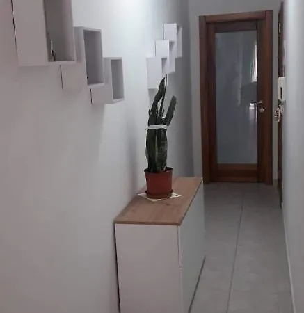 Spacious 1 Bedroom Close To The Beach Apartment